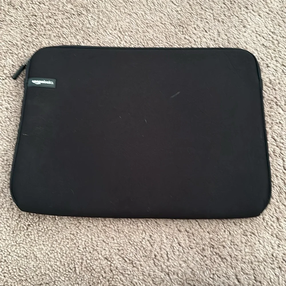 Amazon Essentials Black Soft Travel Laptop Case